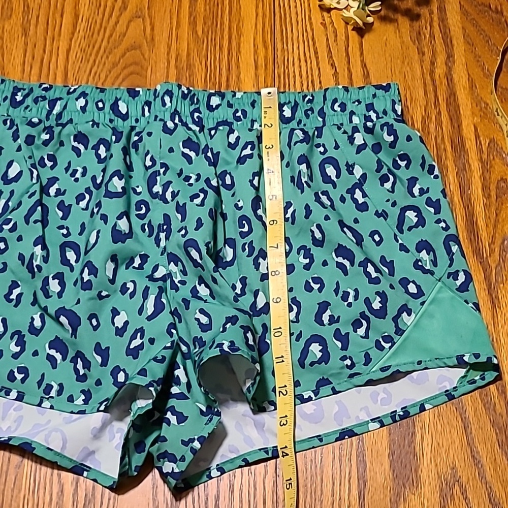 All on Motion Athletic Shorts  - Ladies Large - Picture 6 of 8